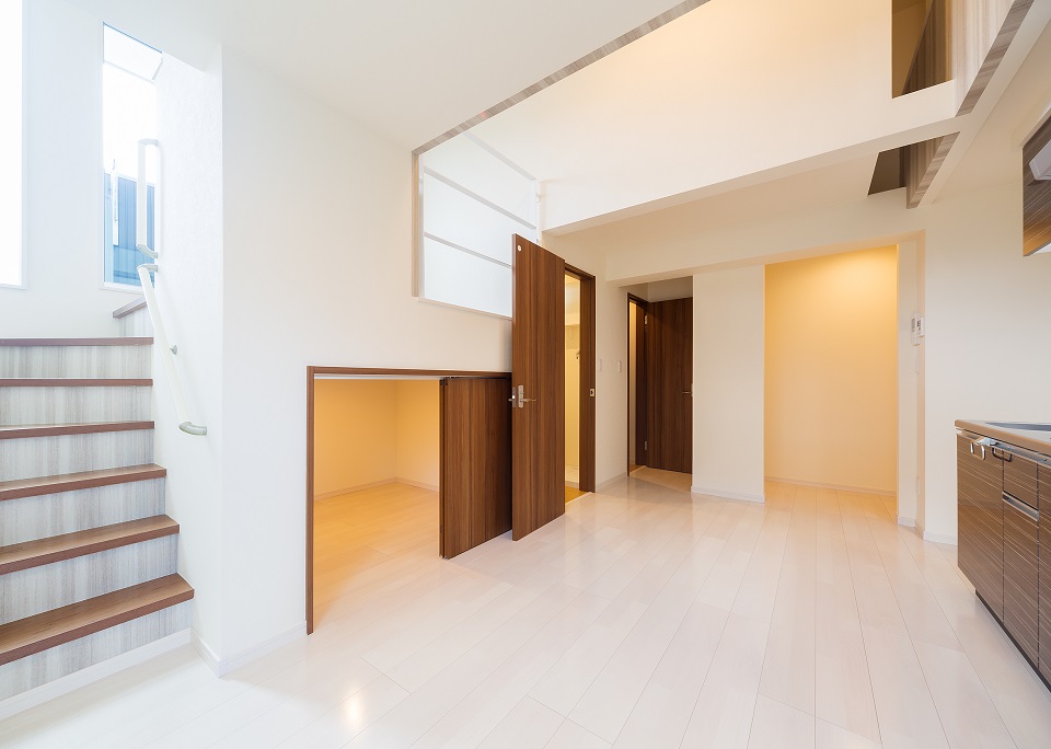 投資アパート RadIAnce鳴海13