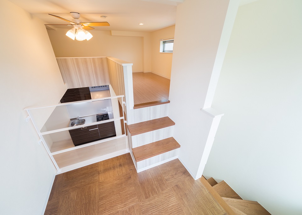 投資アパート RadIAnce鳴海15