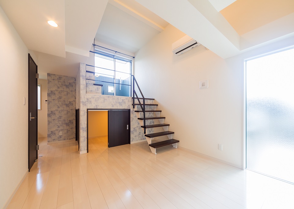 投資アパート RadIAnce鳴海16