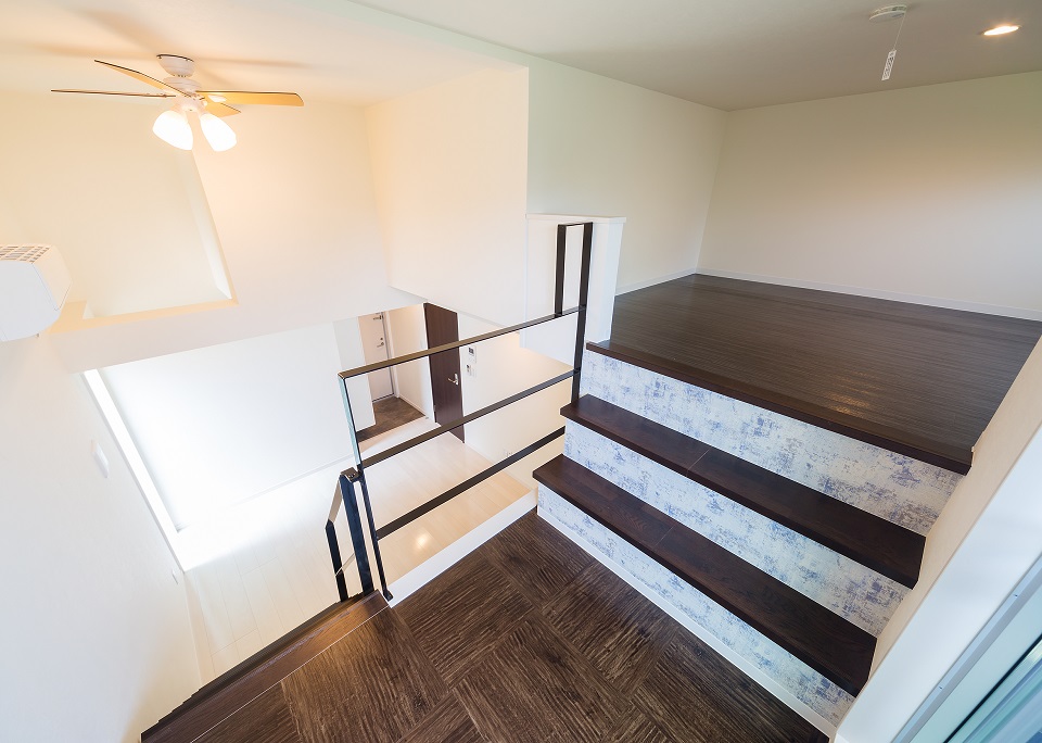 投資アパート RadIAnce鳴海18