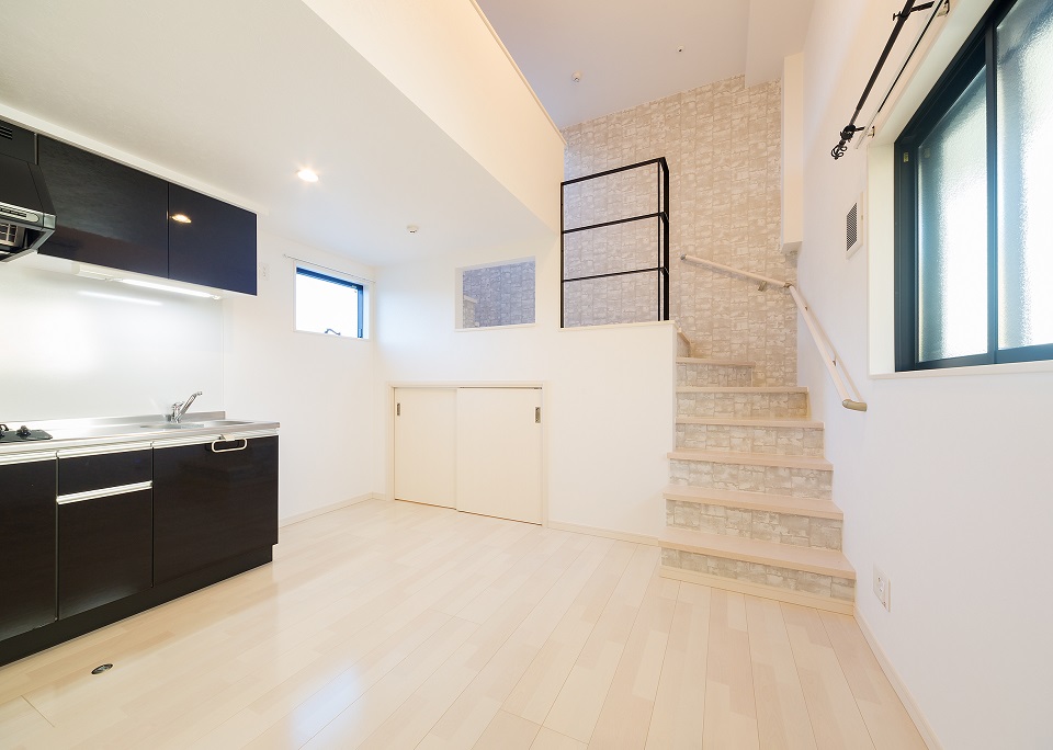 投資アパート RadIAnce荒子15