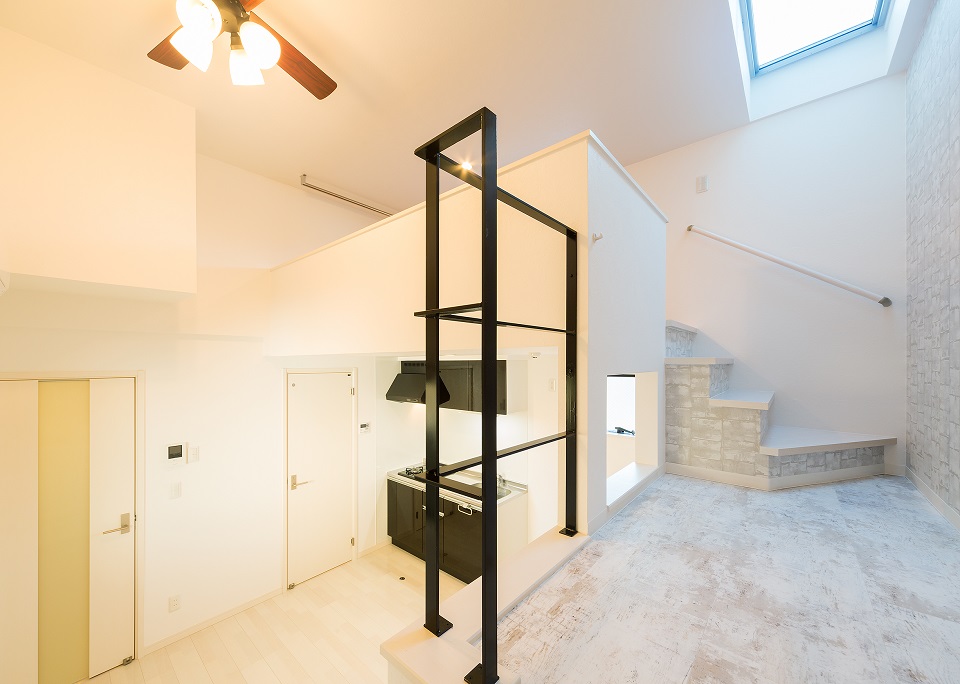 投資アパート RadIAnce荒子16