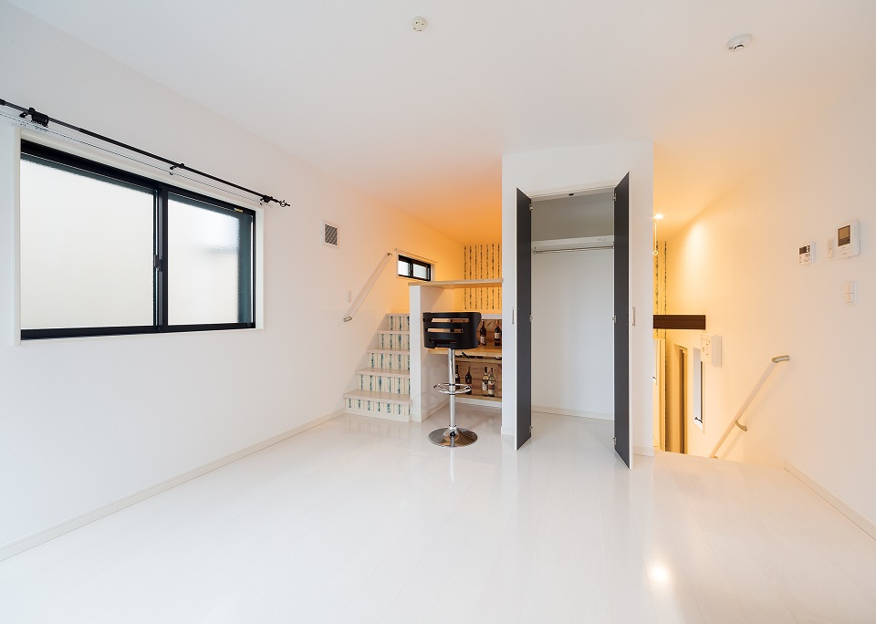 投資アパート RadIAnce荒子21