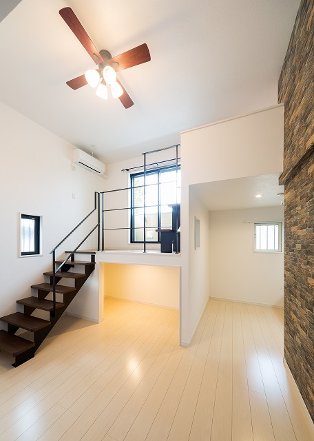 投資アパート RadIAnce大江9