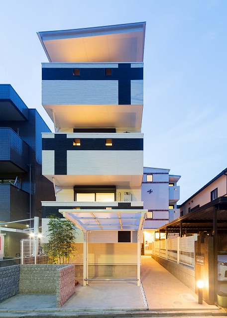 投資アパート RadIAnce庄内通1