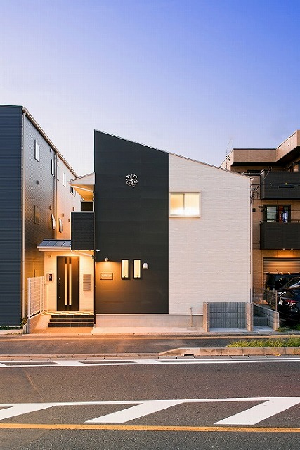 投資アパート RadIAnce三郷1