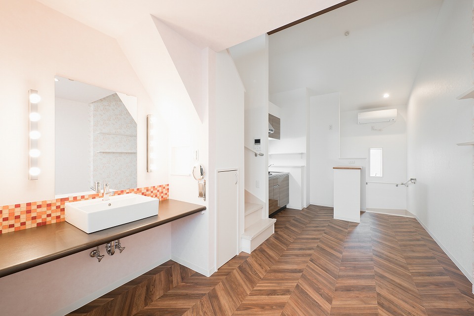 投資アパート RadIAnce三郷7