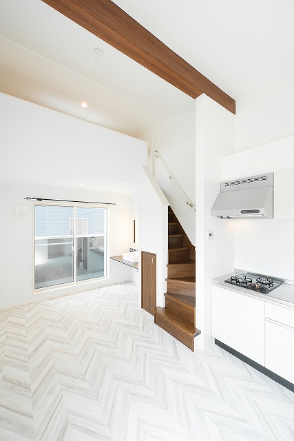 投資アパート RadIAnce三郷14