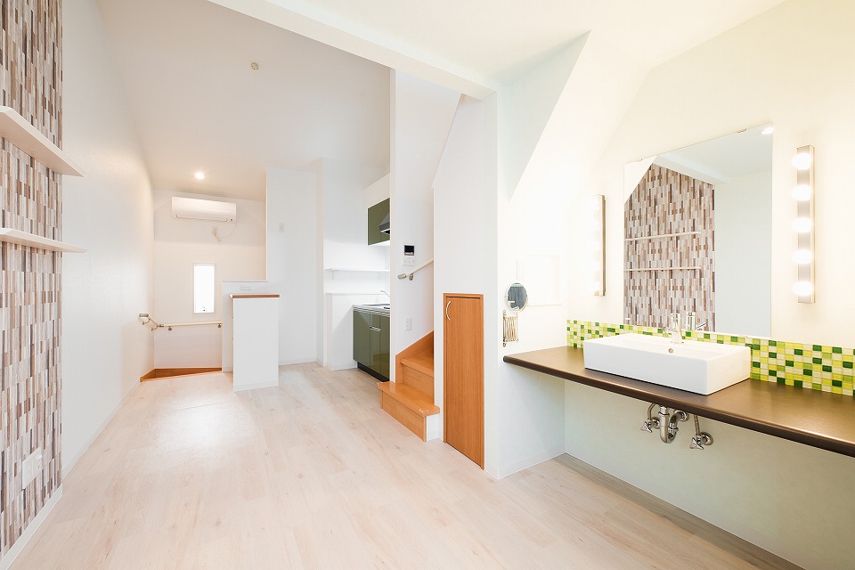 投資アパート RadIAnce三郷27