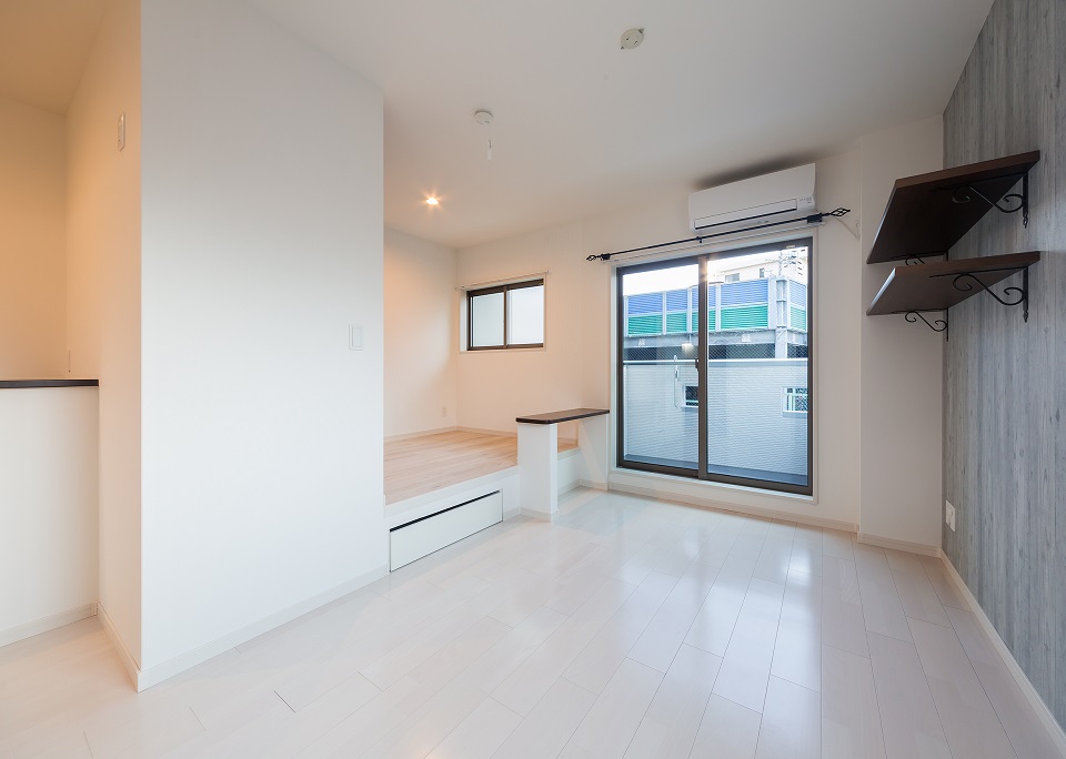 投資アパート RadIAnce白壁18