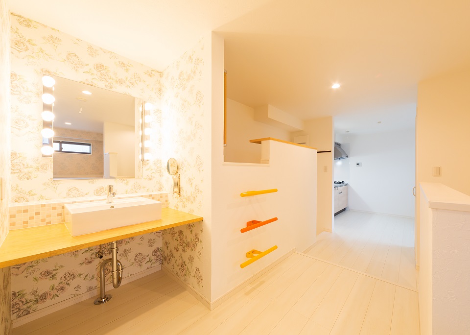 投資アパート RadIAnce浜18