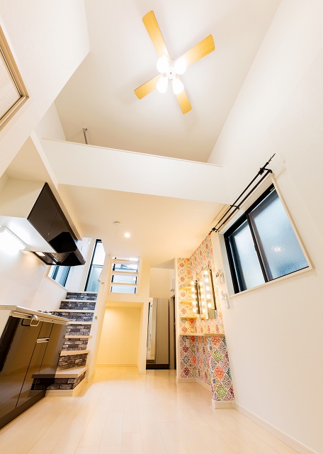 投資アパート RadIAnce神宮前7