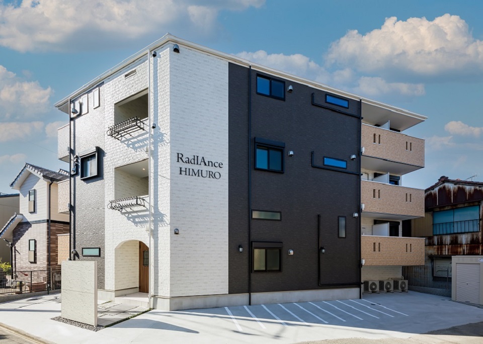 投資アパート RadIAnce氷室0